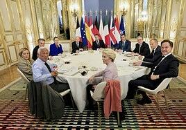 Sánchez recobra perfil con su presencia en la firma en Egipto del plan de paz para Oriente Próximo