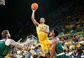 El Dreamland Gran Canaria se derrumba en una segunda parte desastrosa (72-81)