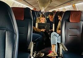 Prohens y los técnicos de Emergencias, encerrados en un avión por el temporal en Ibiza