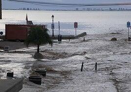 La entrada de arrastres al Mar Menor genera temor ante otro posible colapso