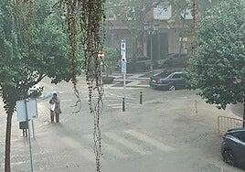 La alerta roja de la Aemet llega con Gandia paralizada por lluvias torrenciales con colegios y hospitales inundados