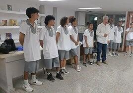 El libro de Manuel Trujillo cruza el Atlántico y aterriza en Cuba con honores y máximo rango