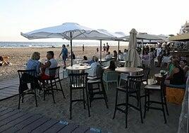 Marichal respalda la decisión de Costas de autorizar las terrazas en la arena de Maspalomas