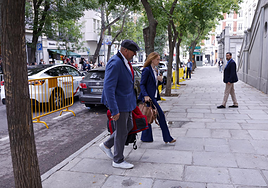 El juez deja en libertad a Koldo pese a reconocer que podría tener dinero oculto y «vínculos» en el extranjero