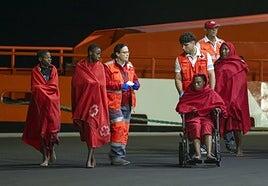 Repuntan las llegadas a Canarias en octubre: casi 700 migrantes rescatados y cinco desaparecidos en el mar