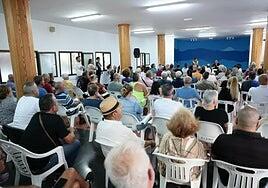 Los afectados plantan cara al deslinde en El Burrero