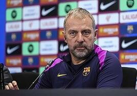 Flick, sobre la polémica con Deco y Lamine: «Es una mierda, es un rumor basura»