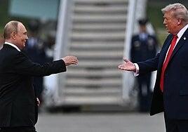 Trump apunta ahora a Rusia