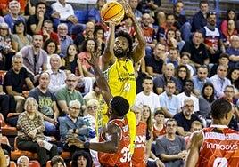 El Gran Canaria recupera el pulso en la ACB y rompe el mal fario en el Nou Congost (80-87)