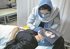 De amputar piernas a quitar patas de gallo