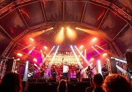 La segunda noche del Festival Sonora despega con la fusión de OM Domínguez & The Village Band y Ale Acosta