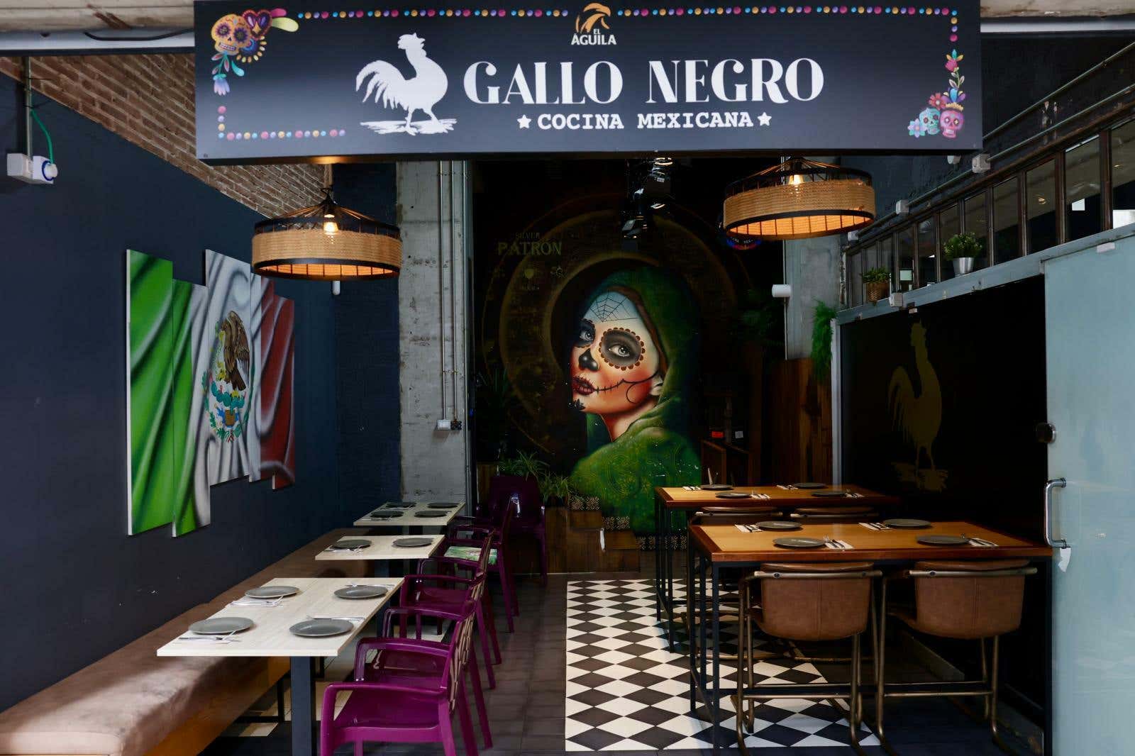 Un mexicano afincado en las clásicas calles del barrio de Triana