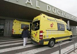 Un ciclista resulta herido grave al colisionar con un coche en Teguise