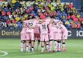 El liderato como síntoma y aviso: la UD quiere salir de Huesca por todo lo alto