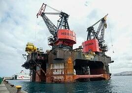 Atraca en el Puerto de Las Palmas uno de los sumergibles más potentes del mundo, que rechazó la oferta de Santa Cruz de Tenerife