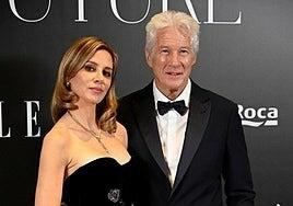 Richard Gere y Alejandra Silva ponen fin a su estancia en España