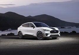 Ford fusiona herencia y modernidad en el Mustang Mach-E GT California