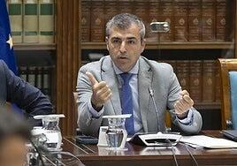 Domínguez anuncia el pago de las cuotas de la seguridad social a los autónomos en situación de baja temporal