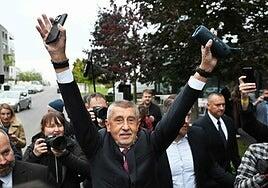 El populista Babis acuerda formar gobierno con dos partidos euroescépticos en República Checa