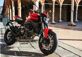 Ducati renueva su Monster, ahora más equipada, ligera y con el nuevo V2