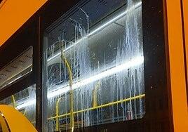 La noche de Halloween estrella huevos en seis guaguas y dos taxis