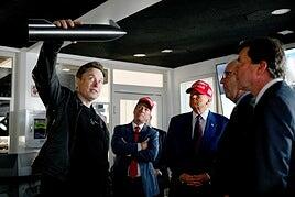 SpaceX, la empresa de Elon Musk, recibirá 2.000 millones del Pentágono para fabricar satélites militares