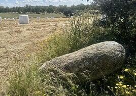 Un agricultor derriba en Toledo un menhir de 5.000 años al intentar enderezarlo con su tractor