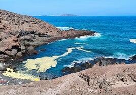 Turcón exige un gabinete de crisis y el cierre preventivo de las playas del sureste por contaminación marina