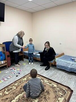 Angelina Jolie visita Jersón, una de las ciudades más peligrosas del frente ucraniano