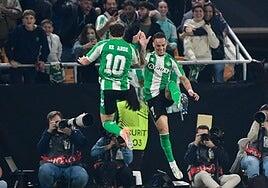 Antony y Abde se bastan para ganar al Lyon