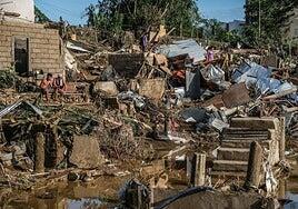 Vietnam evacúa a miles de personas por el tifón que ha dejado 140 muertos en Filipinas