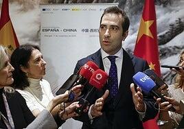 Cuerpo se reúne en China con gigantes industriales para «reequilibrar el tablero» por la guerra comercial