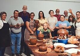 Pájara aprende a dominar la alfarería