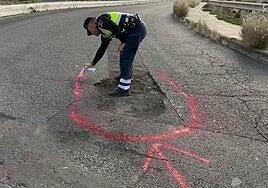 Spray para alertar del bache revienta gomas en Telde
