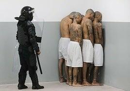 El calvario de los venezolanos en la megacárcel de Bukele: «Me empecé a ahogar con la sangre»