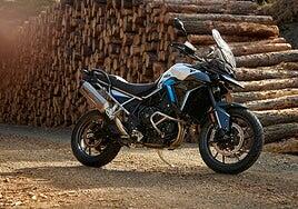 Triumph presenta las nuevas ediciones especiales Alpine y Desert de su Tiger 900
