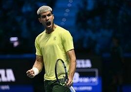 Alcaraz vuela a la final con Sinner