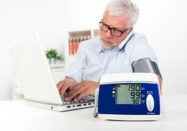 Así debemos tomarnos la tensión arterial en casa para no cometer errores