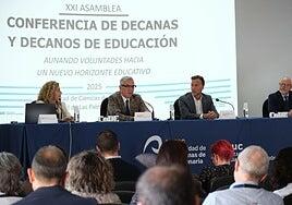 Los decanos de Educación debaten los cambios para mejorar la formación del profesorado en la ULPGC