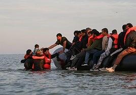 Reino Unido anuncia una reforma radical del sistema de asilo para «restablecer el orden y el control»