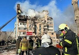 Rusia causa veinte muertos en el oeste de Ucrania al lanzar más de 470 drones