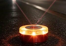 Preguntas y respuestas: todo lo que tienes que saber sobre la nueva baliza V16 de la DGT