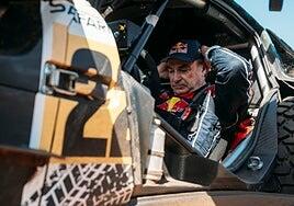 Carlos Sainz invita a cinco afortunados a vivir el Dakar 2026 en Arabia Saudí