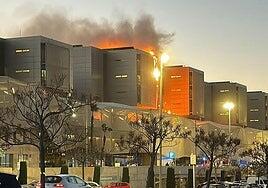 Evacuan el hospital Santa Lucía de Cartagena por un incendio