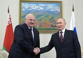 Lukashenko ofrece a Putin que sea Bielorrusia la sede de las negociaciones sobre Ucrania