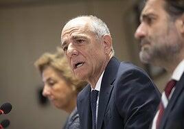 Los empresarios piden a Clavijo que declare la emergencia en movilidad para acabar con las colas en las carreteras