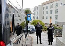 Las imágenes de la ULPGC tras el correo de amenaza terrorista