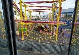 Críticas a la feria navideña: «Si sale un vagón disparado, me entra por la ventana»