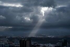 La Aemet avisa de posibles chubascos este domingo en Canarias
