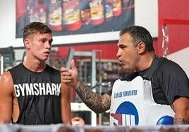 El técnico grancanario Carlos Formento persigue el título continental de superligeros con su pupilo Micallef